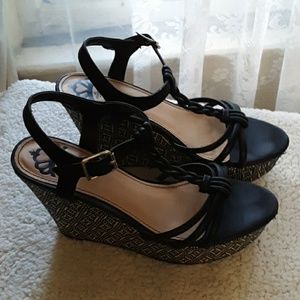 Fergalicious By Fergie Black Wedge Sandals Sz 10